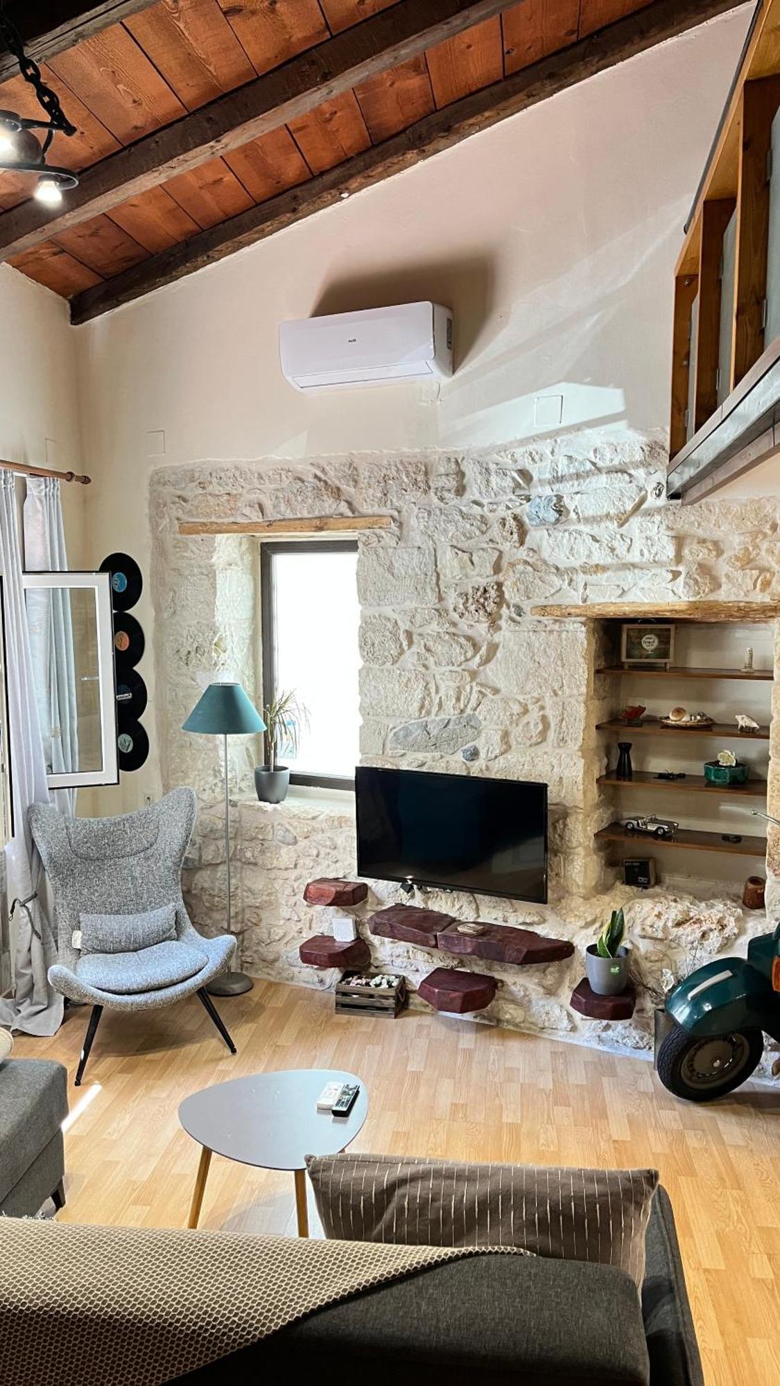 Apartment Cave House