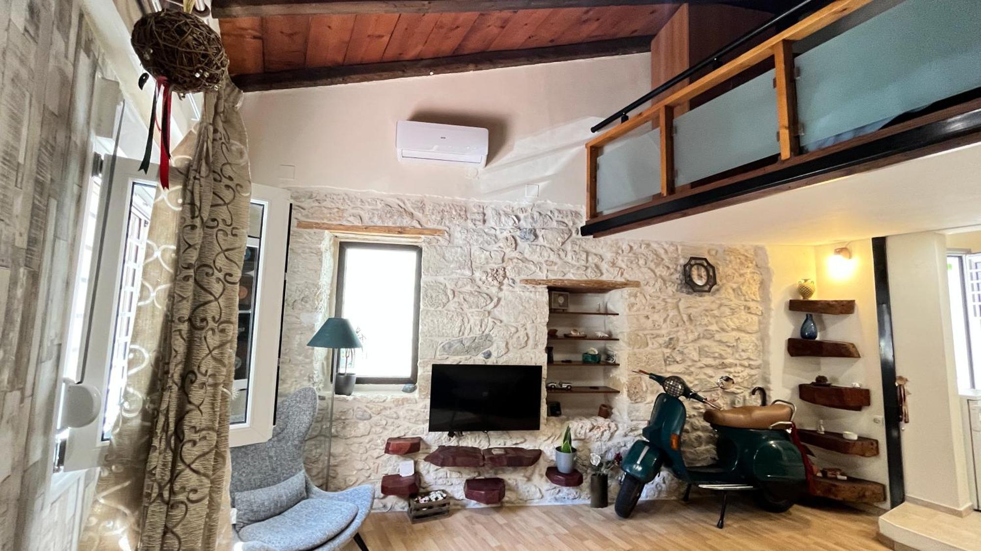 Apartment Cave House